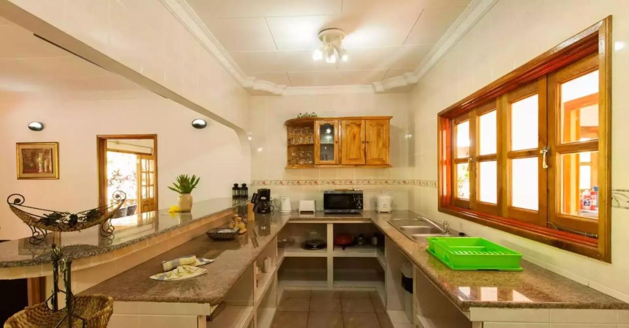 Casa De Leela Self Catering Guest House La Digue Buitenkant foto